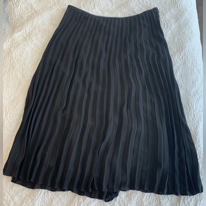 DKNY pleated skirt - perfect for summer!